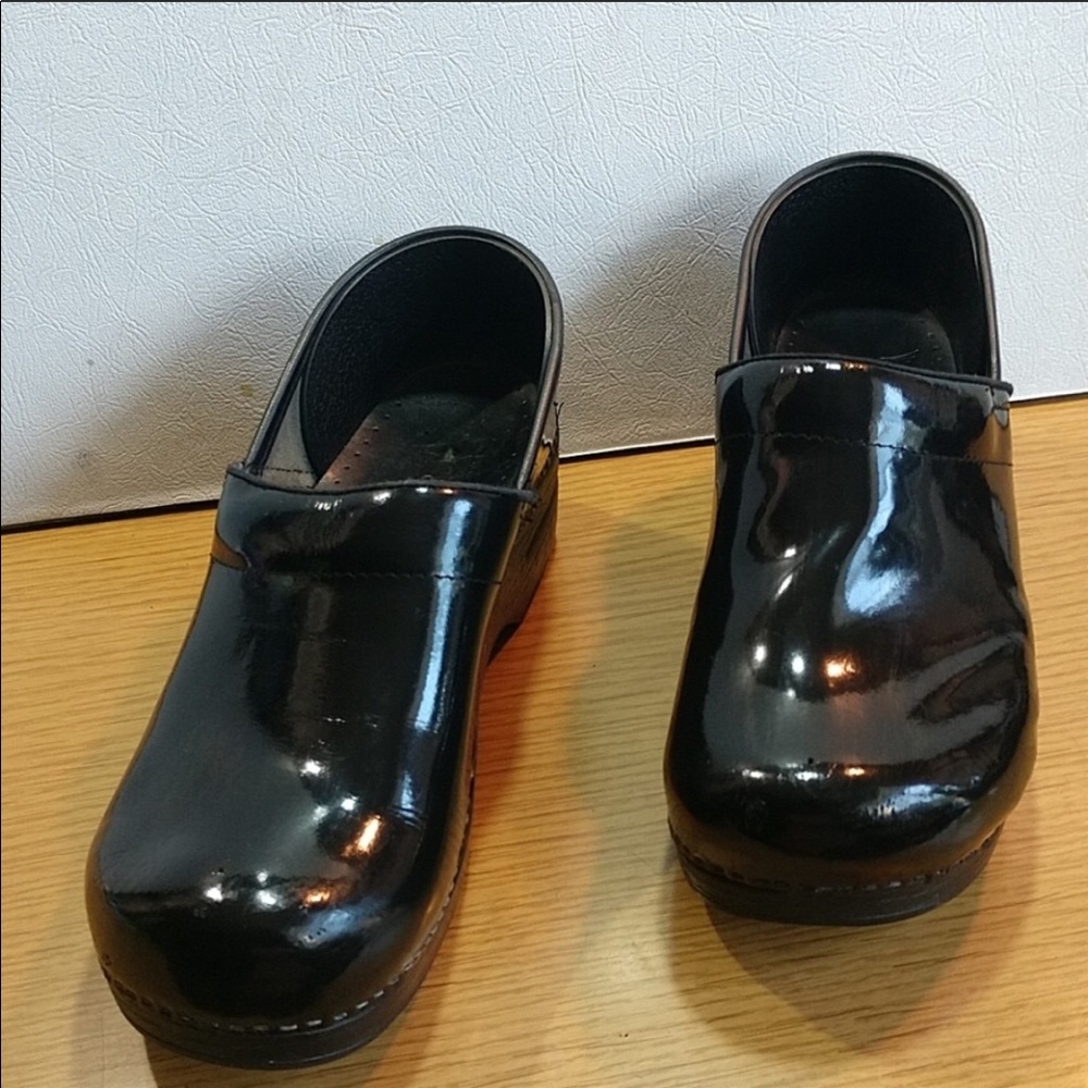 Dansko nursing shoes